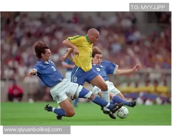 从绿茵场到总统府足球巨星如何完成惊人身份转变