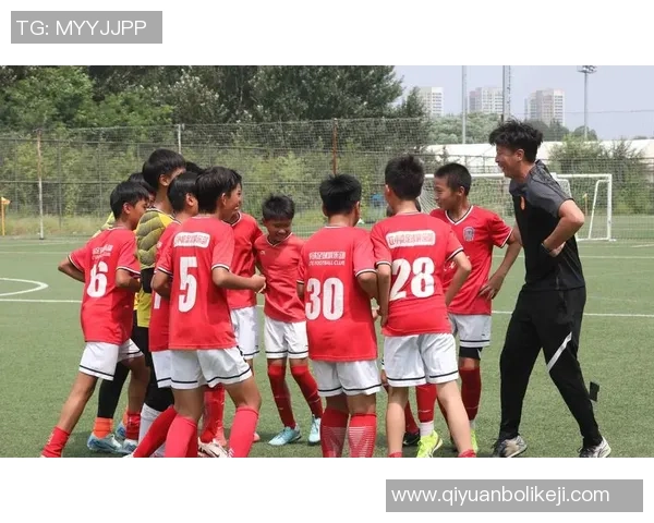 热爱足球的7号球星：他们的传奇人生与场上风采解析