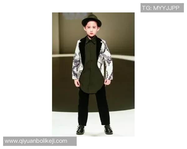 绿茵巨星西装风采典藏挂画展现优雅与力量